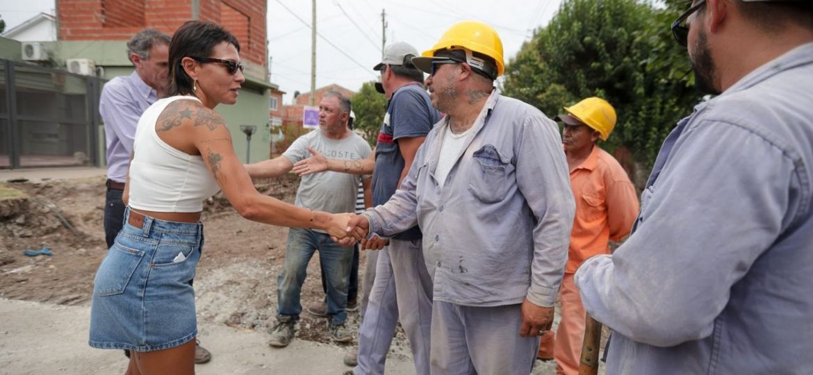 MAYRA-Y-KATOPODIS-RECORRIERON-OBRAS-DE-PAVIMENTO-EN-EL-BARRIO-LA-UNION-DE-SAN-FRANCISCO-SOLANO-3